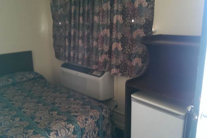 Room 2 of 11