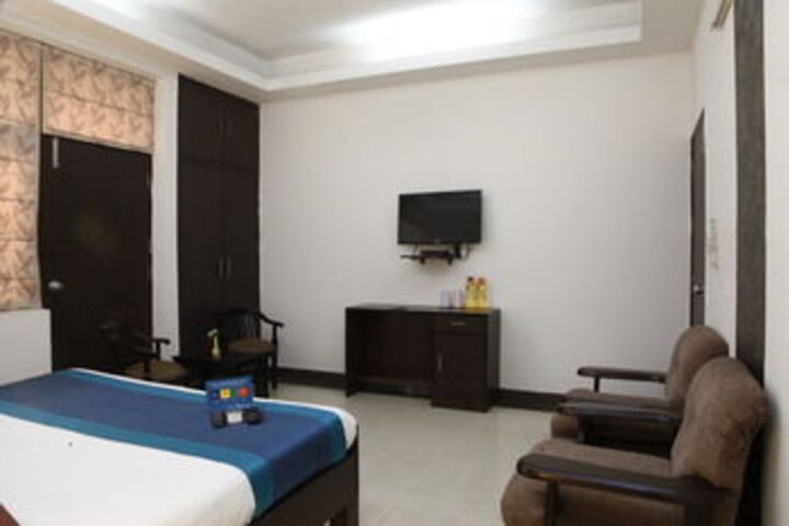 Room 8 of 20