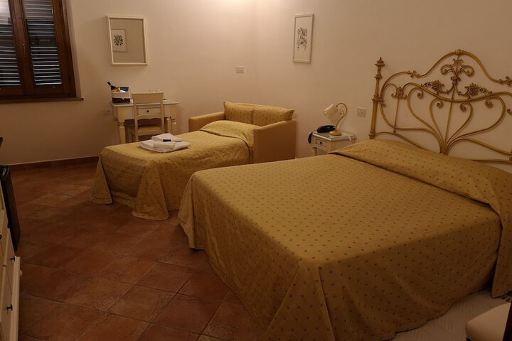 Room 11 of 51