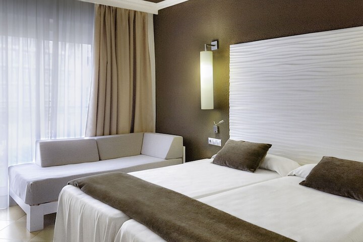 Room 8 of 92