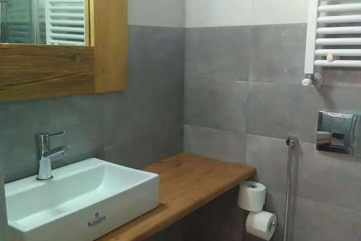 Room 74 of 124