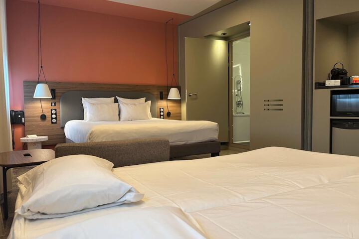 Room 49 of 111