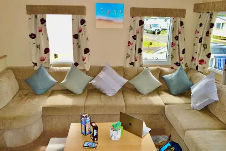 Room 13 of 31
