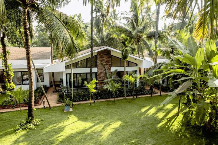 Photo of Coco Palms Resort Diveagar