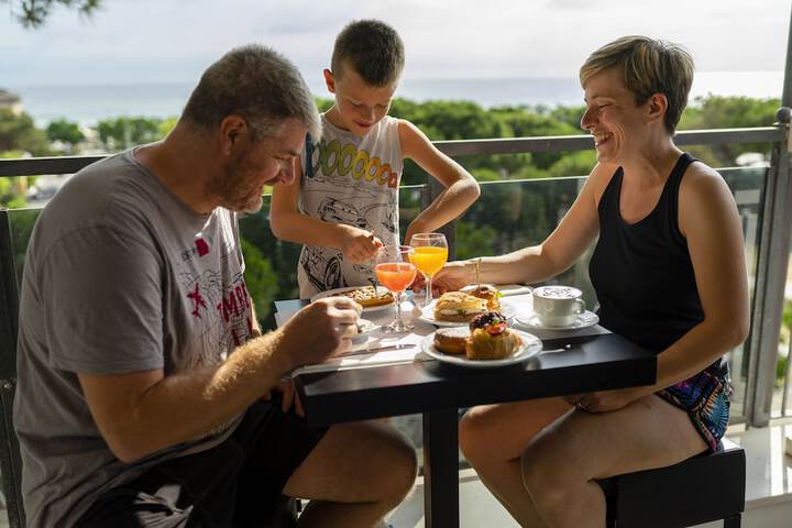 Breakfast/Coffee Service 96 of 115