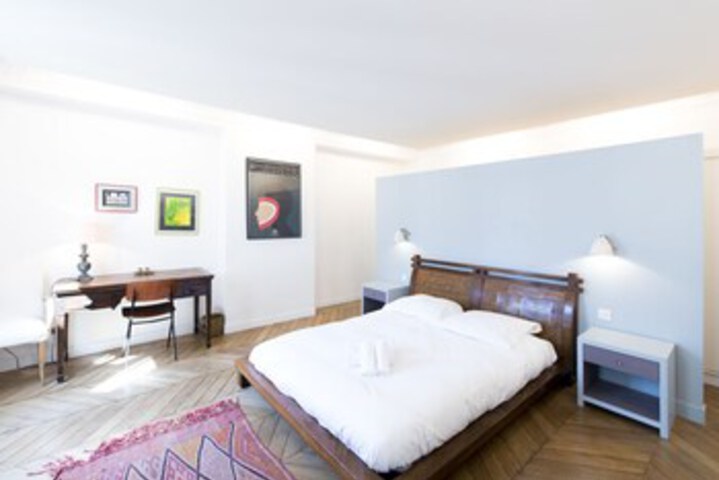 Room 22 of 33