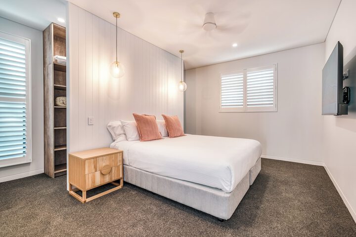 Room 40 of 193