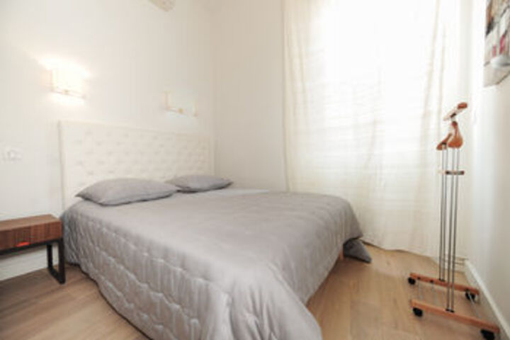 Room 16 of 64