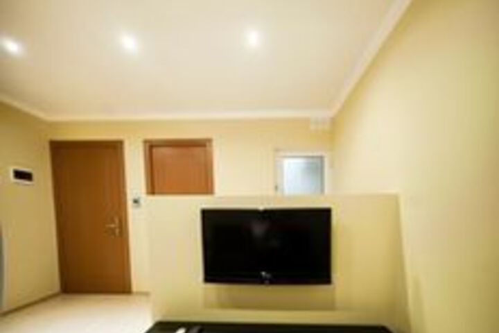 Room 11 of 13