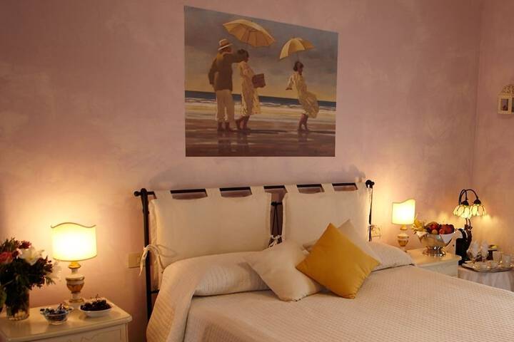 Room 4 of 25