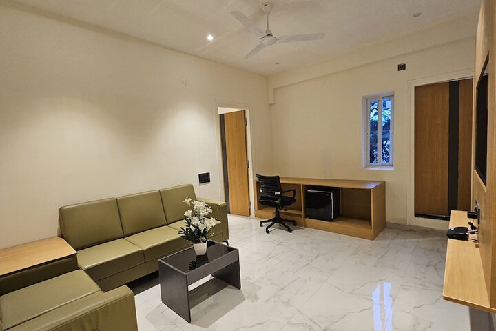 Room 15 of 33