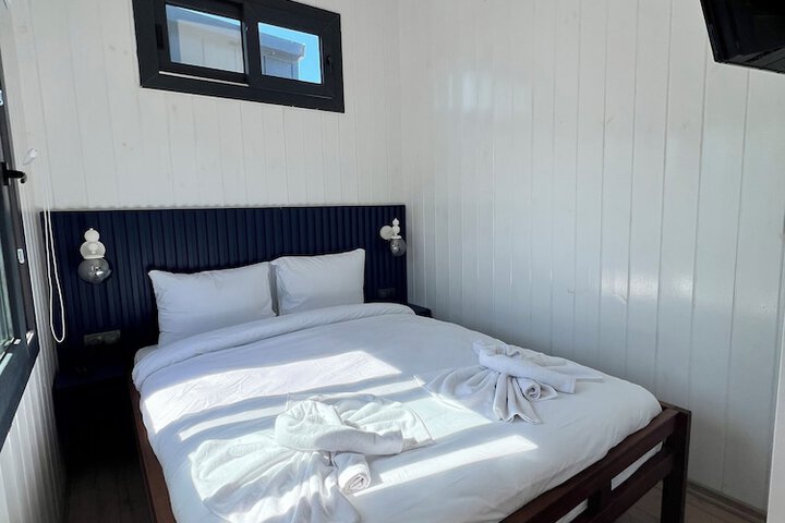 Room 4 of 35