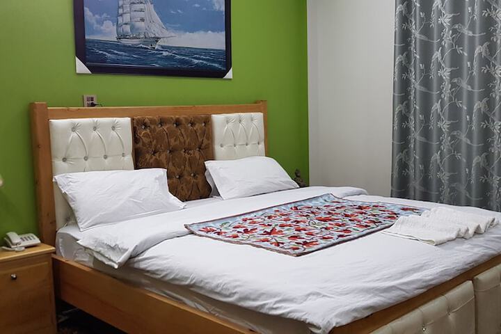 Room 6 of 22
