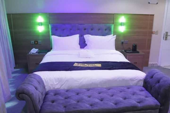 Room 16 of 36