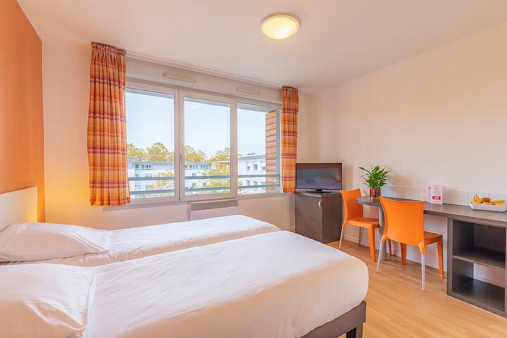 Room 8 of 29