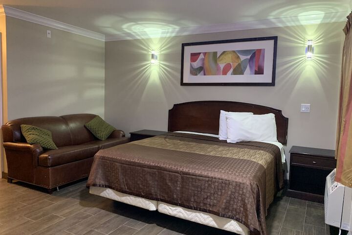 Room 6 of 36