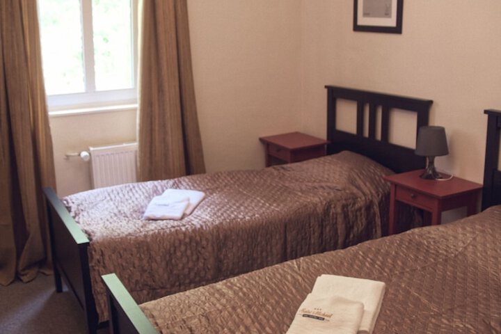 Room 6 of 39