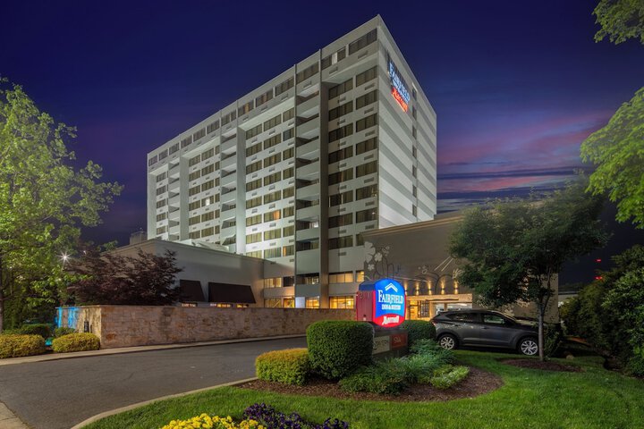 Hotel 43 of 44