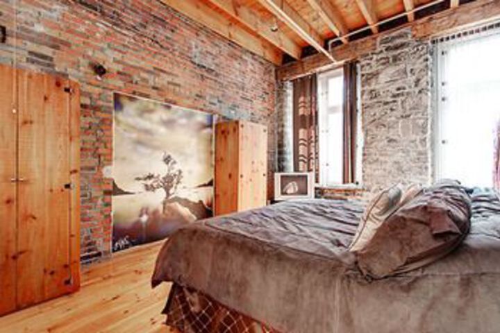Room 5 of 32