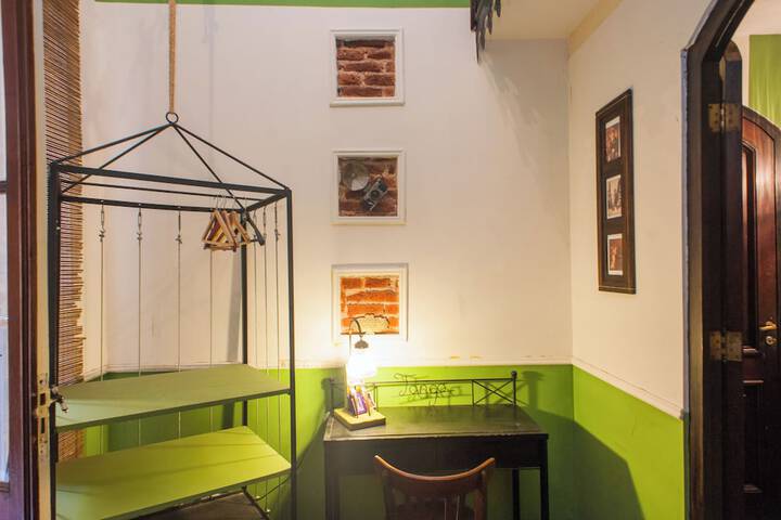 Room 45 of 278