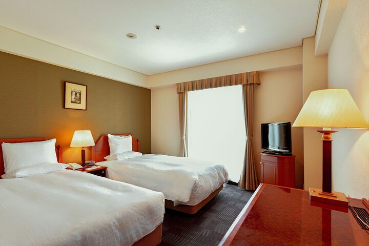 Room 15 of 107
