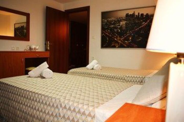 Room 17 of 46