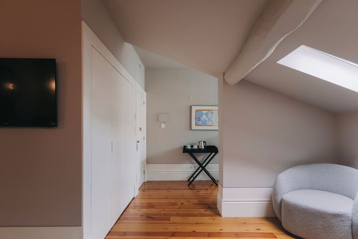 Room 34 of 147