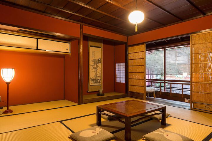 Room 4 of 26