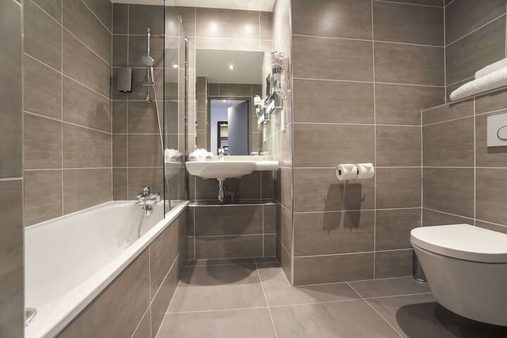 Clean Restrooms