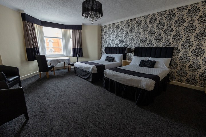 Room 33 of 44
