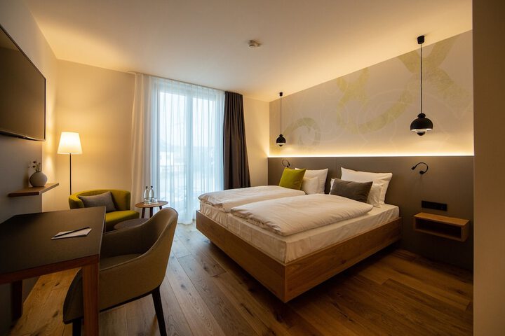 Room 34 of 97