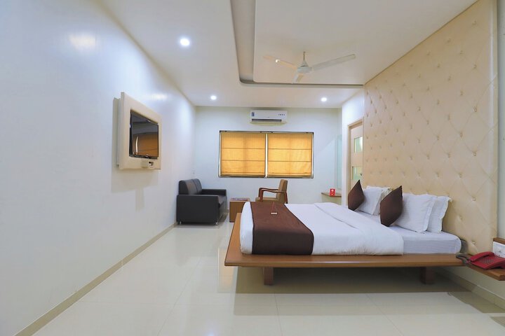 Room 13 of 31