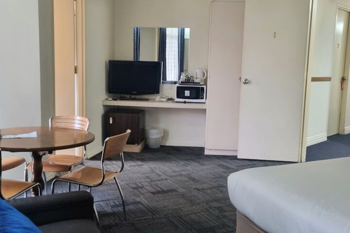 Room 33 of 57