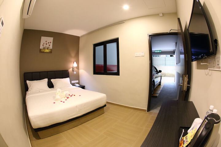 Room 12 of 35
