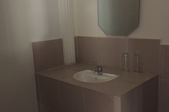 Room 13 of 19