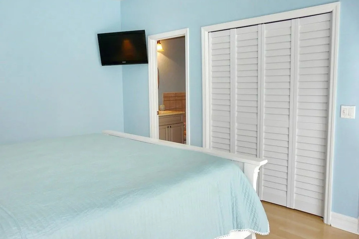 Room 5 of 20
