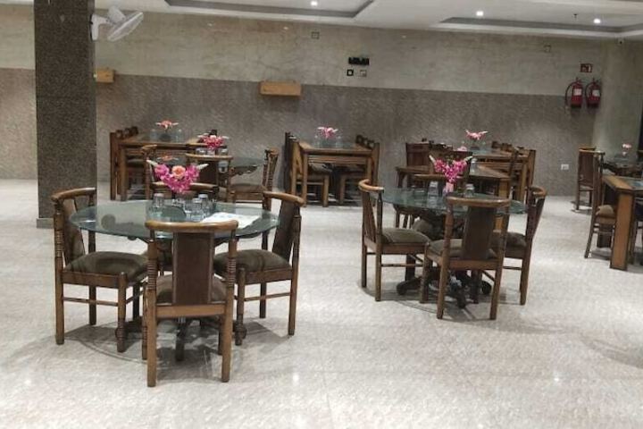 Dining 9 of 11