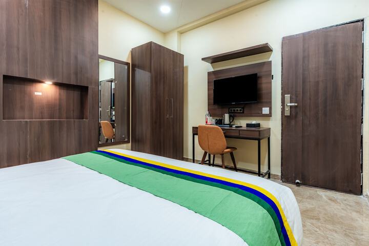 Room 33 of 56