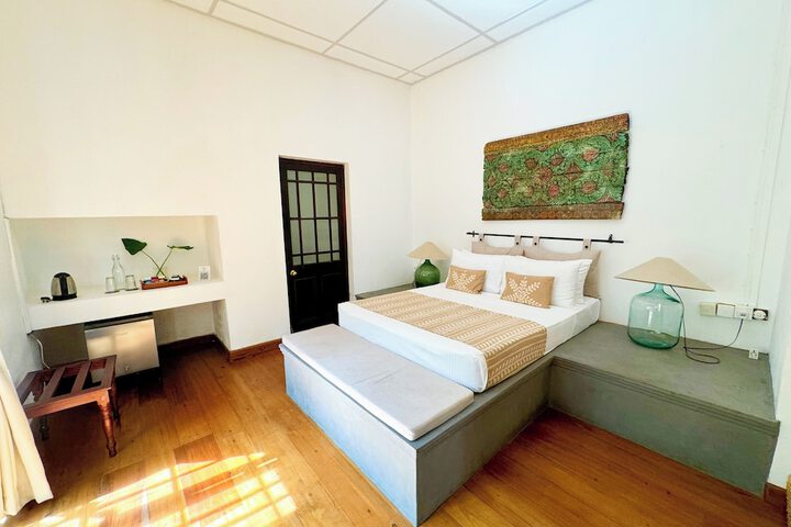 Room 16 of 60