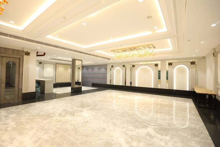Ballroom/Hall 107 of 117