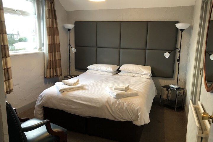 Room 3 of 22