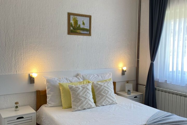 Room 2 of 24