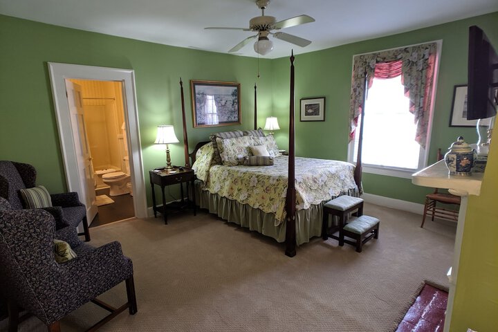 Room 9 of 75