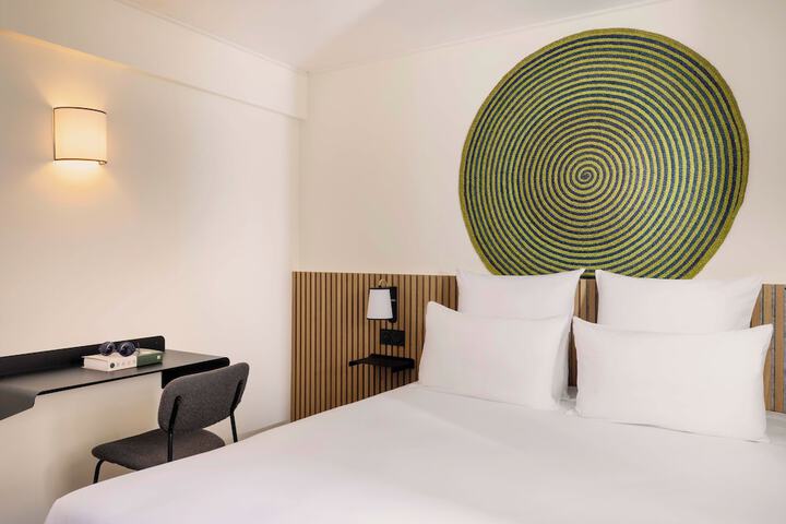 Room 4 of 22