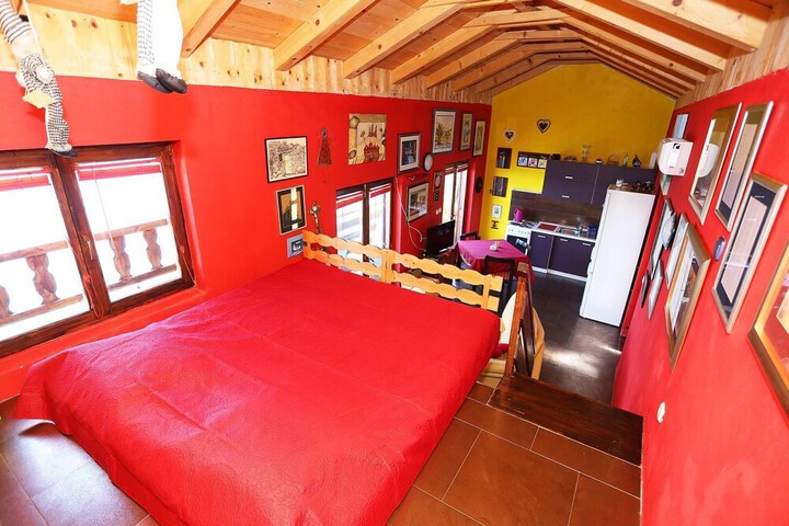 Room 2 of 23