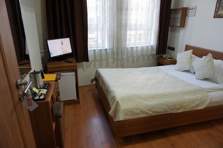 Room 5 of 49