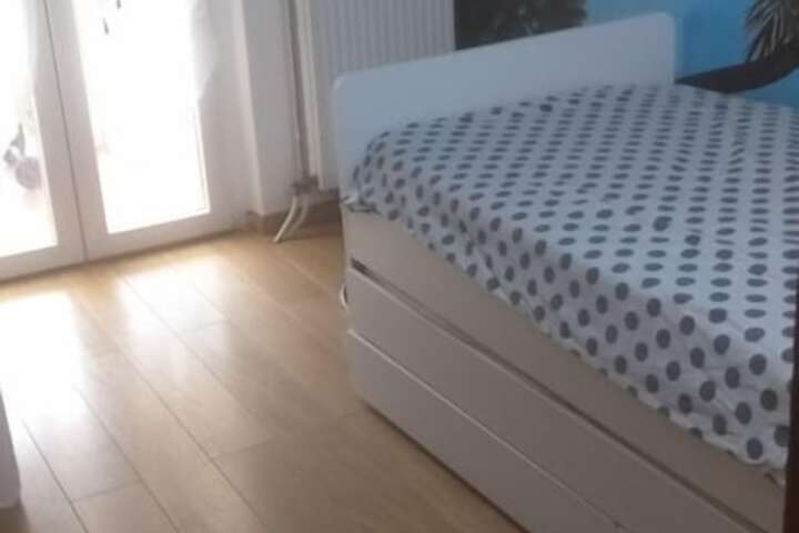 Room 12 of 32