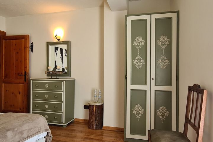 Room 5 of 70