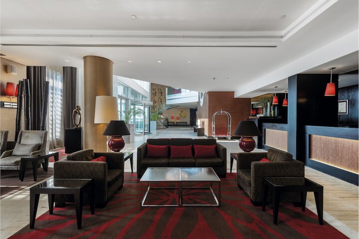 Entrance & Lobby