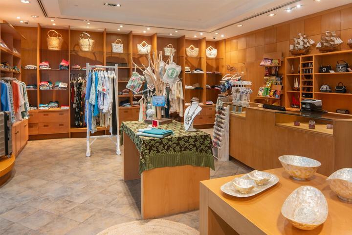 Gift Shop 117 of 215